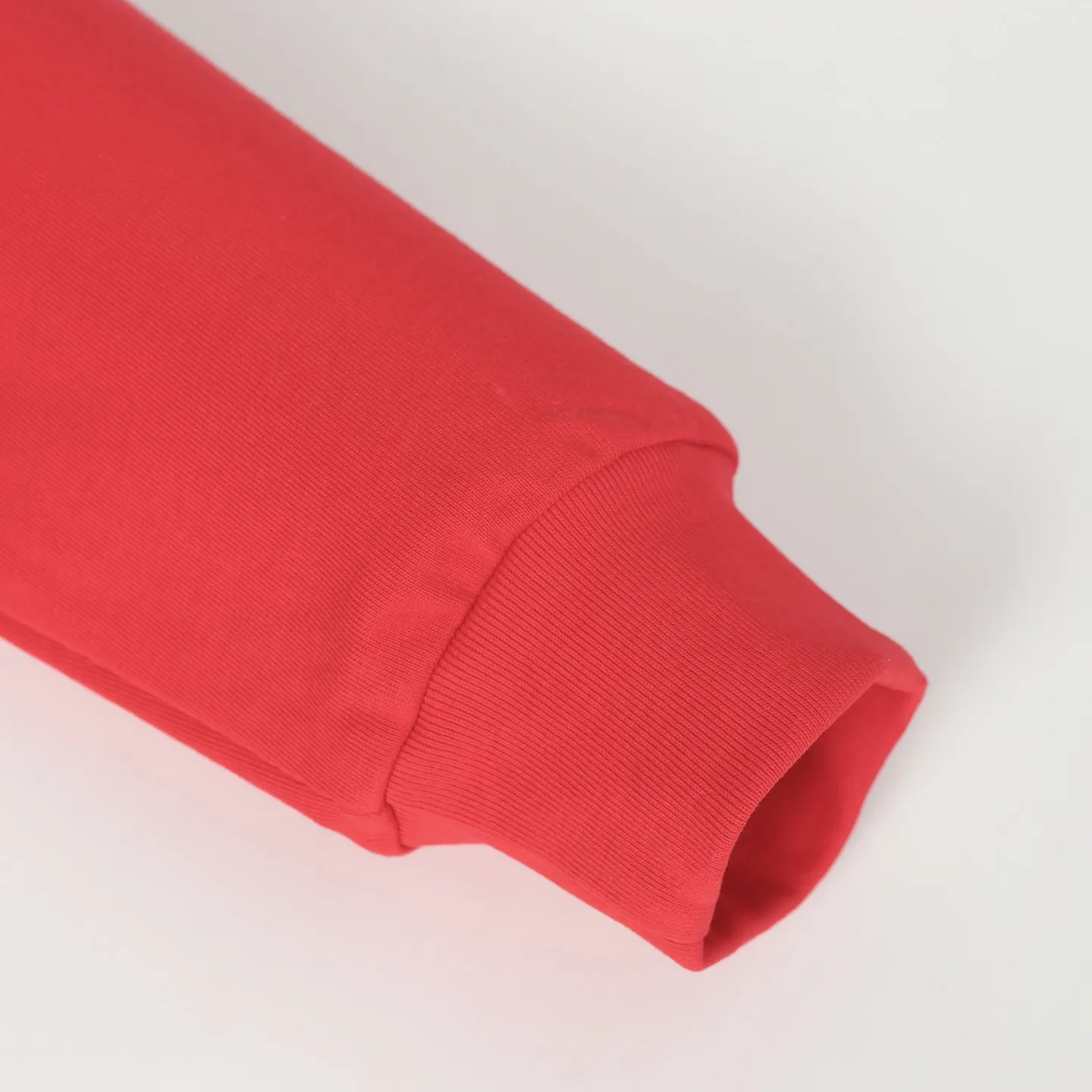 🅿️280 Come hearts/Cro Heart Sanskrit arm red roll printed long sleeves, the king of autumn and winter! Chest pockets, high weight threads on the collar and cuffs, the fabric is custom-woven and dyed 280g double yarn pure cotton fabric, washed anti-counterfeiting tags and other auxiliary labels are all correct versions, super conspicuous, super good-looking and super atmospheric, the same style for men and women! The overall upper body shows fashion and individuality, and couples wearing it together are recommended T-shirts by the Street Ace!! Color: Red Size: XS-L
